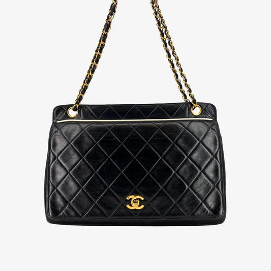 CS040 - CHANEL Vintage Black Lambskin Flap Bag