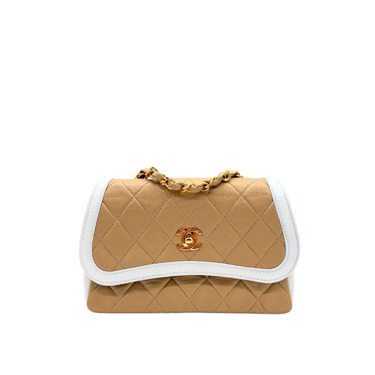 CS046 - CHANEL Vintage Bicolor Beige/White Lambskin Quilted Flap Bag