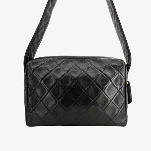 RG704 - CHANEL Vintage Black Lambskin Camera Bag