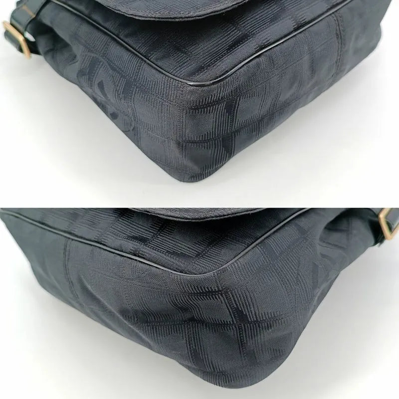 ra030-chanel-vintage-black-nylon-should-bag