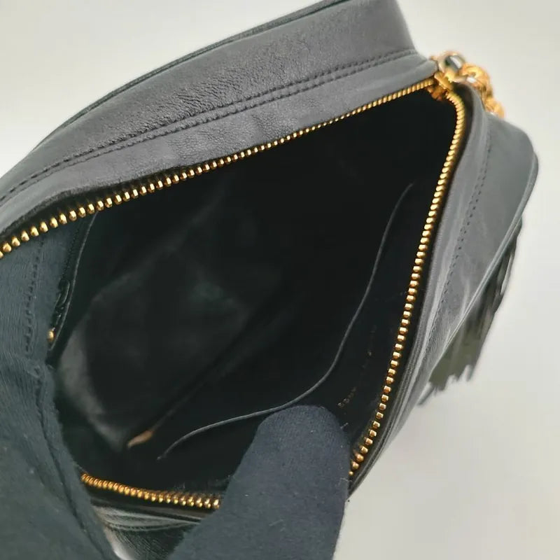 js667-chanel-vintage-black-lambskin-gold-chain-camera-bag