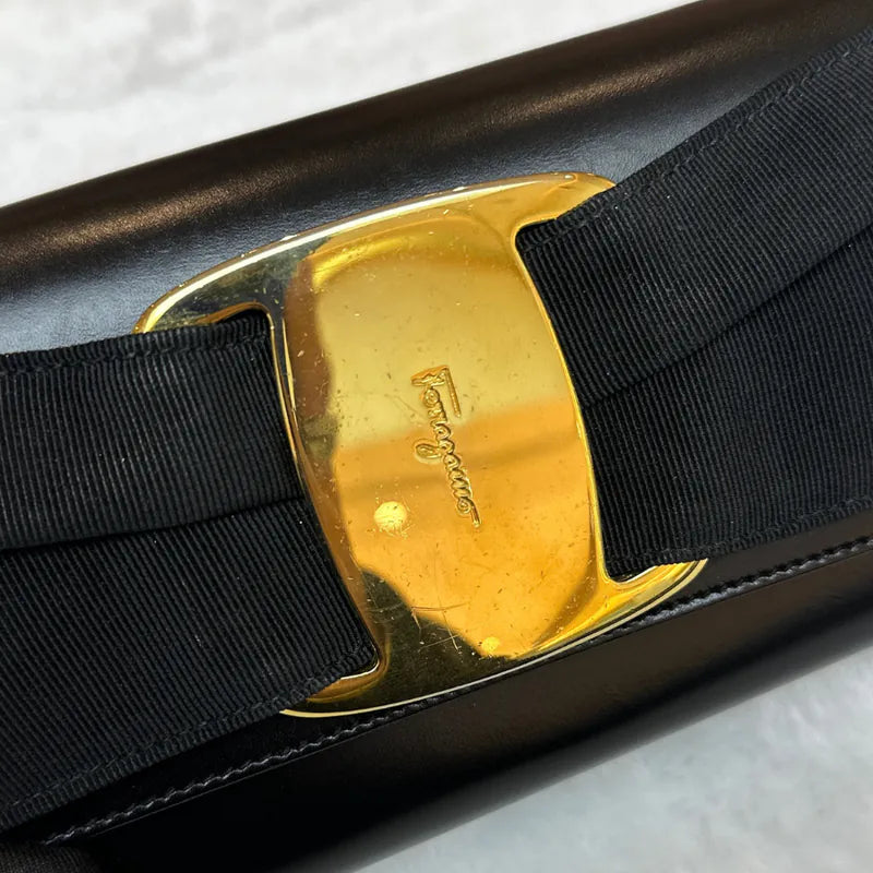 rc221-salvatore-ferragamo-vintage-black-box-leather-shoulder-bag