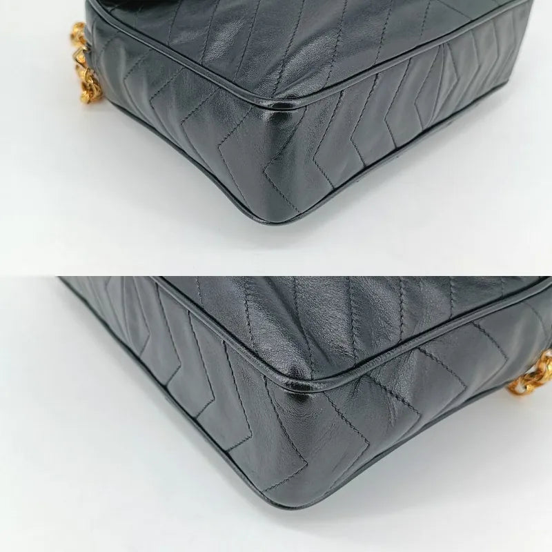 c352-chanel-vintage-black-lambskin-gold-chain-camera-bag