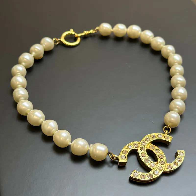 sh023-chanel-imitation-pearl-with-cc-rhinestones-necklace