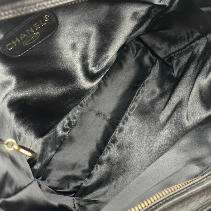 jw874-chanel-vintage-black-lambskin-quilted-tote-bag