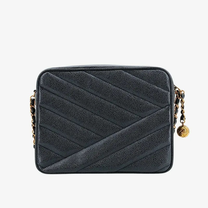 rb926-chanel-vintage-black-caviar-leather-camera-bag