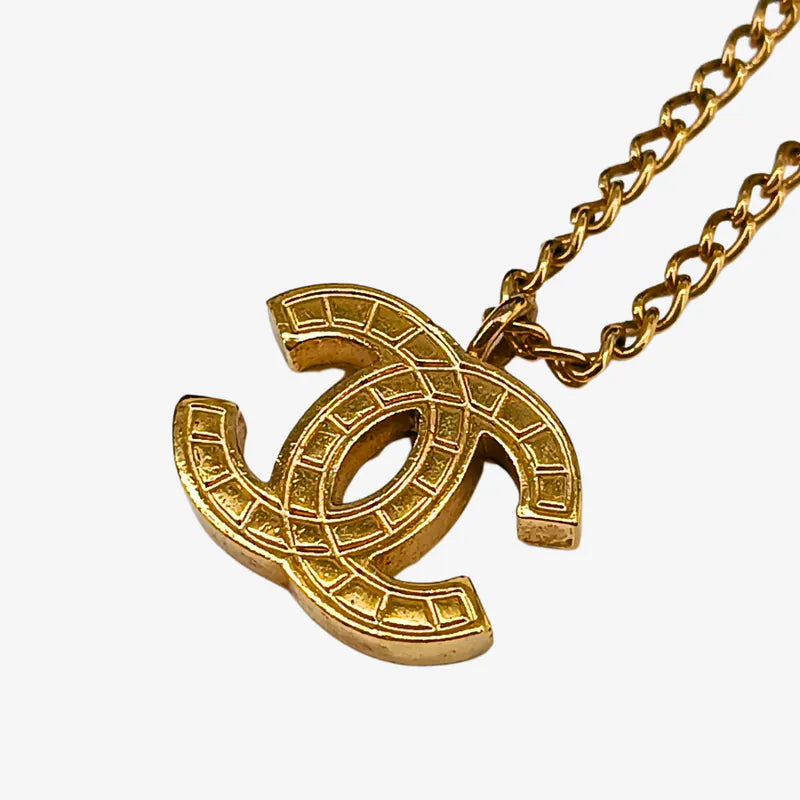 jw440-chanel-vintage-cc-long-gold-plated-necklace