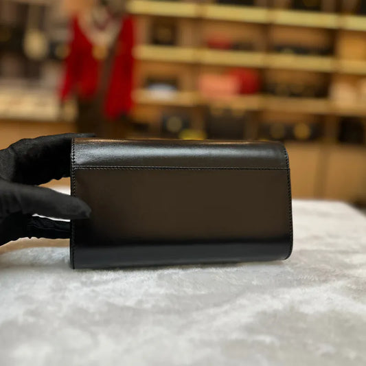 rc221-salvatore-ferragamo-vintage-black-box-leather-shoulder-bag