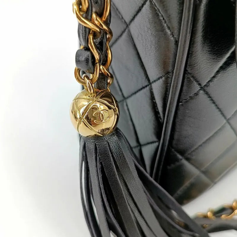 jr535-chanel-vintage-black-lambskin-quilted-camera-bag