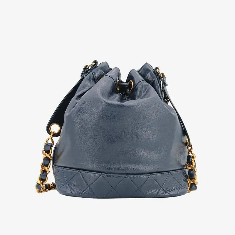 jt041-chanel-vintage-navy-lambskin-bucket-bag
