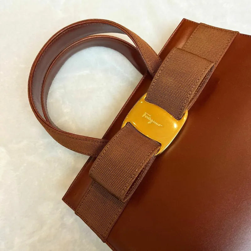 jx145-salvatore-ferragamo-vintage-brown-vara-ribbon-handbag