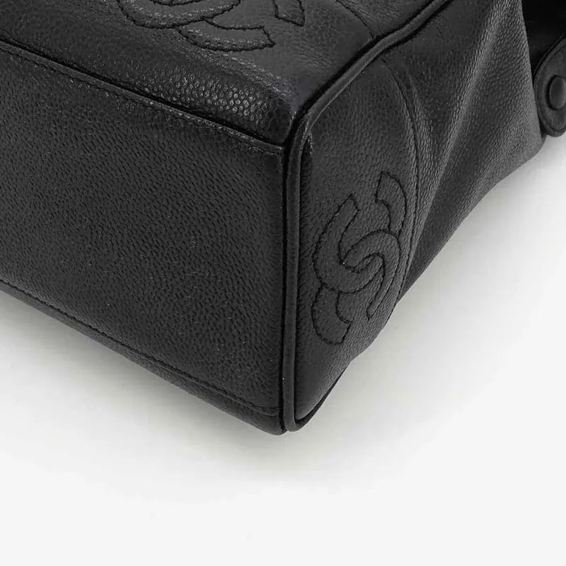 jr185-chanel-vintage-black-caviar-leather-6cc-embossed-logo-tote-bag