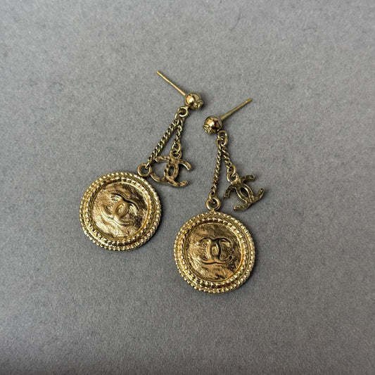 rc430-chanel-vintage-cc-drop-earrings-lucky-leaf