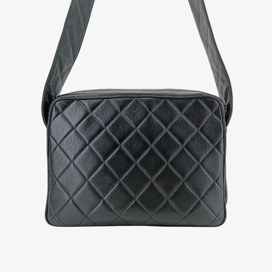 rb493-chanel-vintage-black-lambskin-tessel-camera-bag