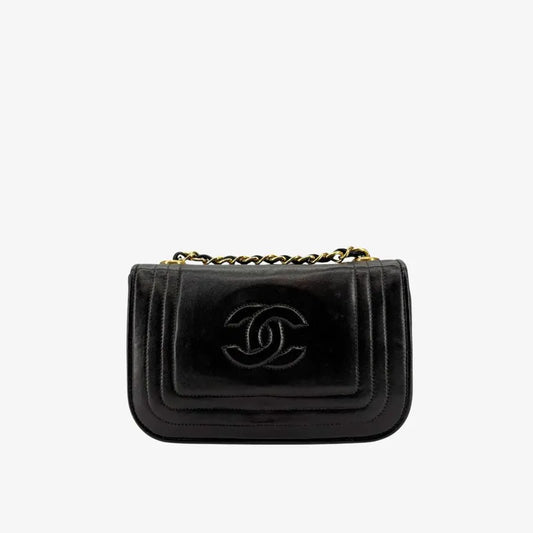 C660 - CHANEL Vintage Black Lambskin Full Flap Bag
