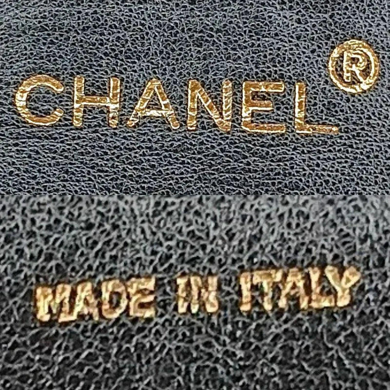 ra219-chanel-vintage-black-lambskin-gold-chain-camera-bag