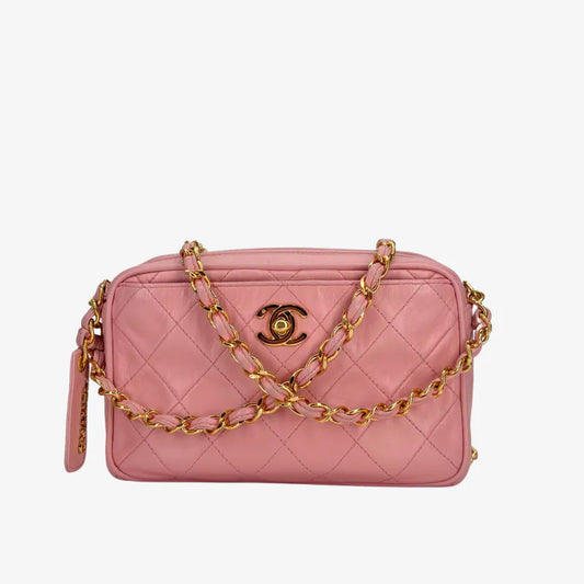C646 - CHANEL Vintage Pink Lambskin Quilted Camera Bag