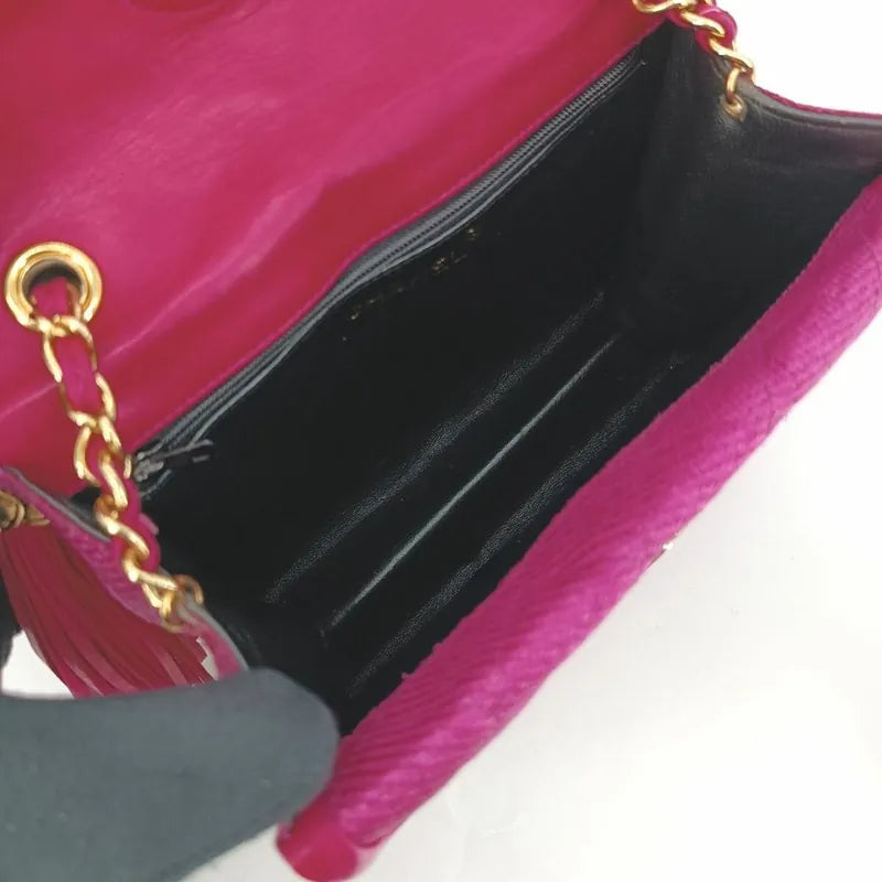 ra444-chanel-vintage-pink-raffia-asymmetric-flap-bag