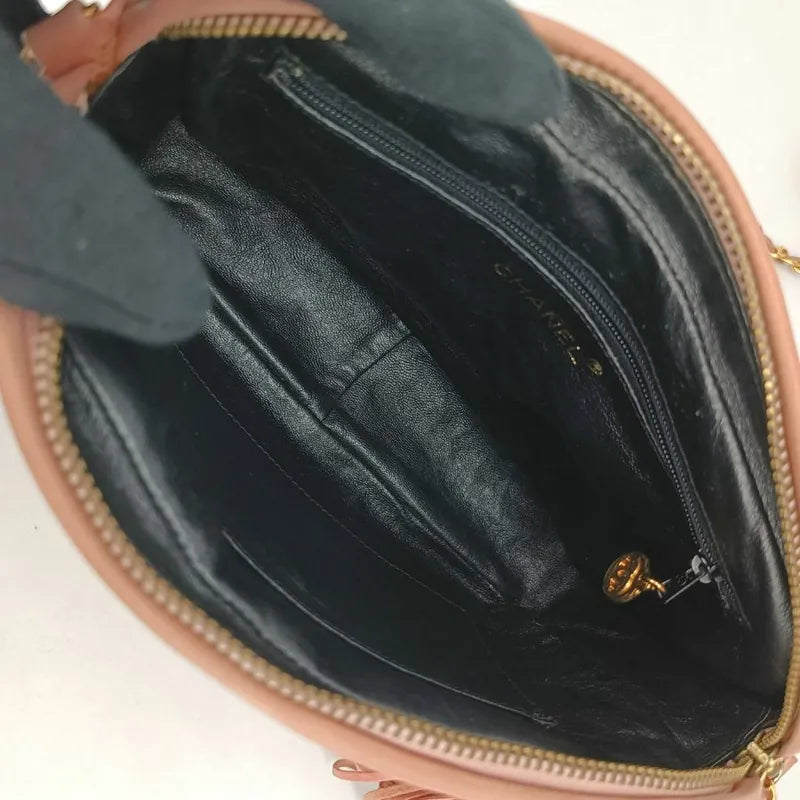 ra022-chanel-vintage-pink-lambskin-tassel-camera-bag