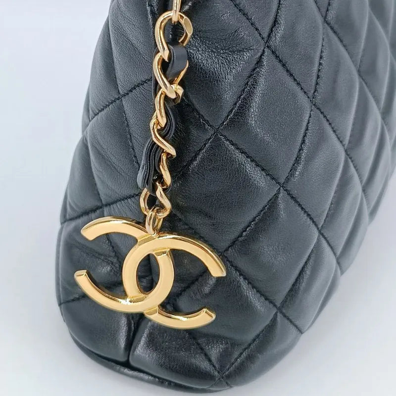 jt512-chanel-vintage-black-lambskin-quilted-shoulder-bag