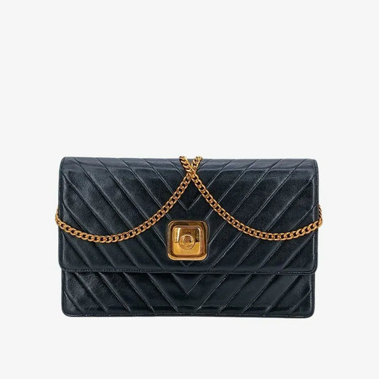 ra520-chanel-vintage-black-lambskin-chevron-push-lock-flap-bag