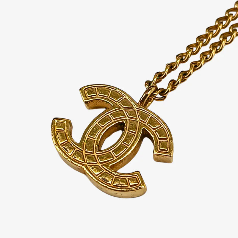 jw440-chanel-vintage-cc-long-gold-plated-necklace