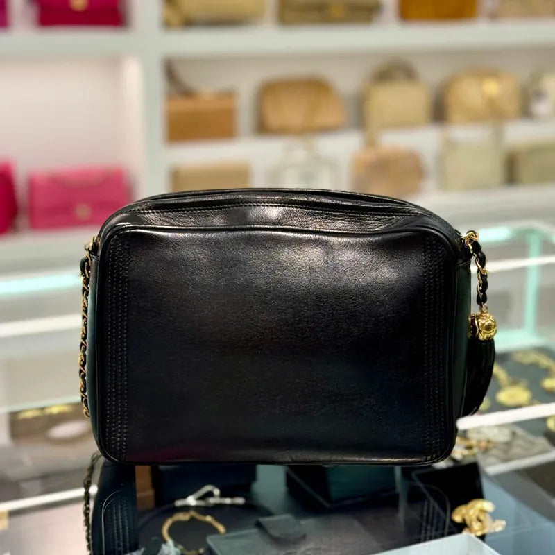 c526-chanel-vintage-black-lambskin-tassel-camera-bag