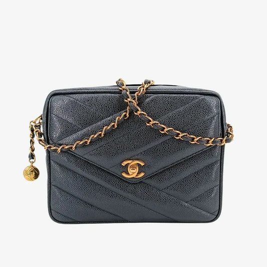 rb926-chanel-vintage-black-caviar-leather-camera-bag