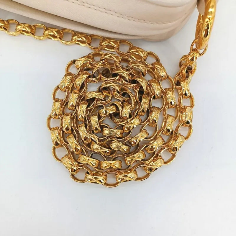 jah132-chanel-vintage-beige-lambskin-gold-chain-camera-bag
