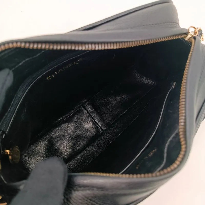 c504-chanel-vintage-black-caviar-leather-quilted-camera-bag
