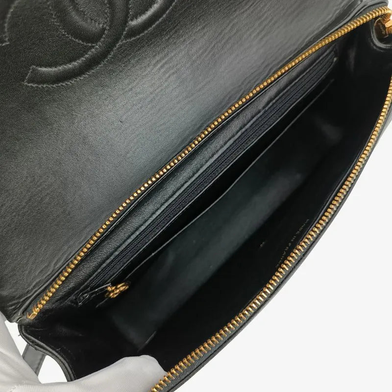 ra807-chanel-vintage-black-lambskin-flap-backpack