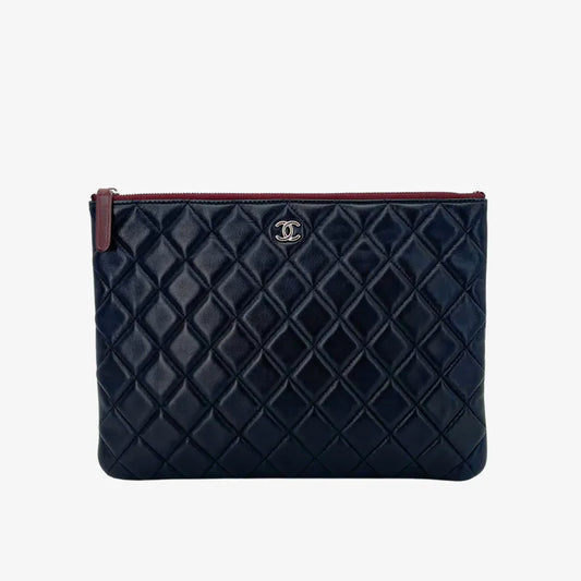 re127-chanel-black-caviar-leather-classic-zipped-pouch