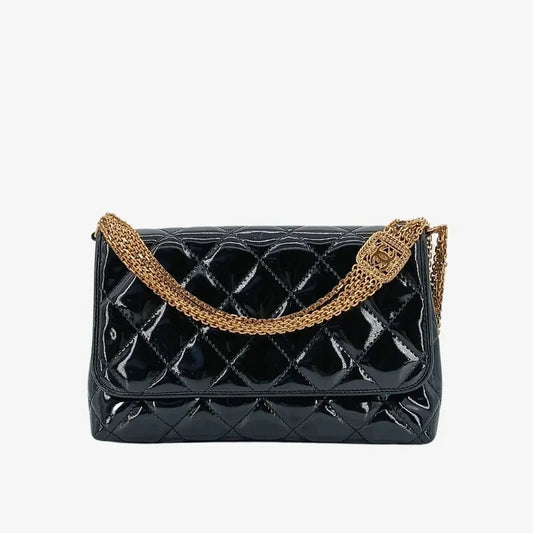 c320-chanel-vintage-black-patent-leather-quilted-flap-bag