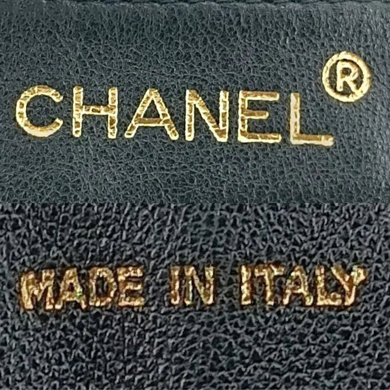 rb327-chanel-vintage-black-lambskin-quilted-camera-bag