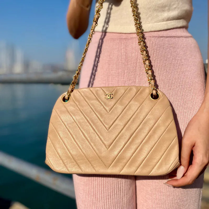 rb447-chanel-vintage-beige-lambskin-chevron-handbag