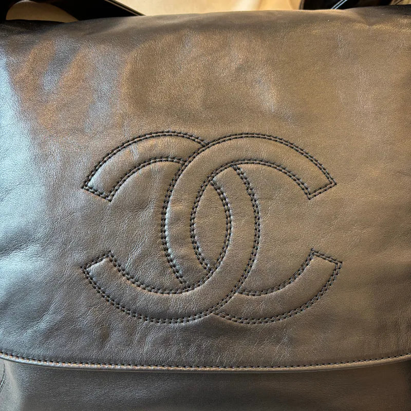 rb143-chanel-vintage-black-lambskin-flap-bag