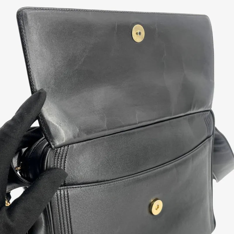 rc156-chanel-vintage-black-lambskin-camera-bag