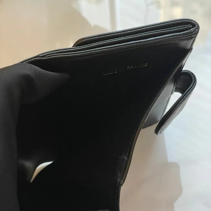 rc030-chanel-vintage-black-caviar-leather-wallet