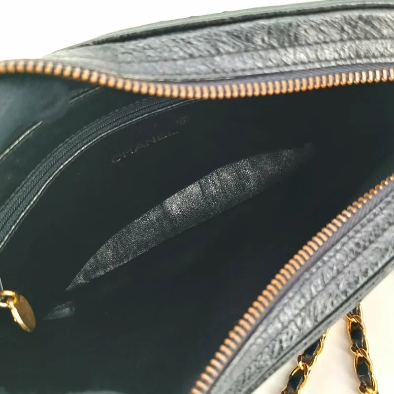 jt669-chanel-vintage-black-ostrichskin-camera-bag