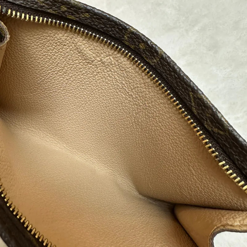 jw236-louis-vuitton-vintage-petite-monogram-bucket-bagrepaired-item