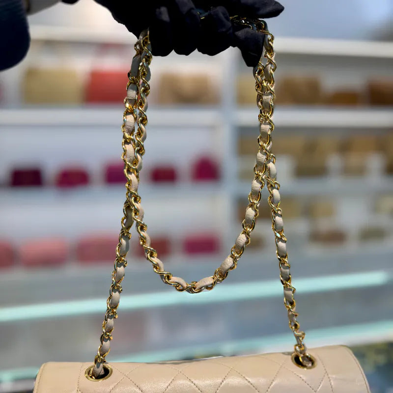 rb375-chanel-vintage-beige-lambskin-flap-bag