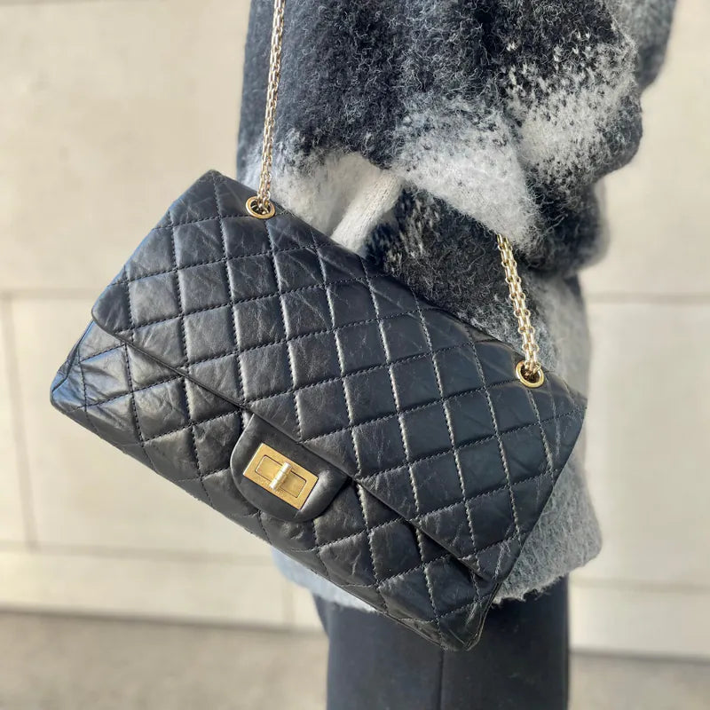 JU941 CHANEL Black Calfskin Jumbo Flap Bag – Lovintage