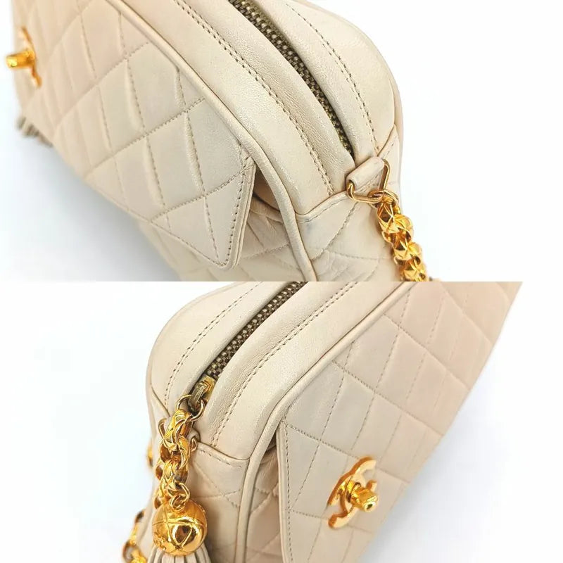 ra364-chanel-vintage-beige-lambskin-gold-chain-camera-bag