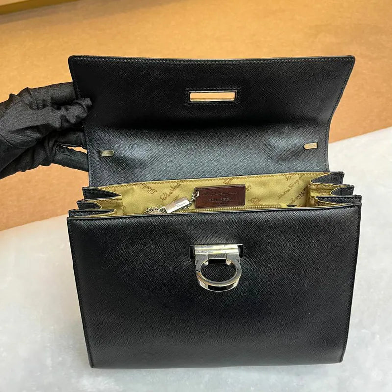 jx305-salvatore-ferragamo-vintage-black-leather-gancini-hand-bag