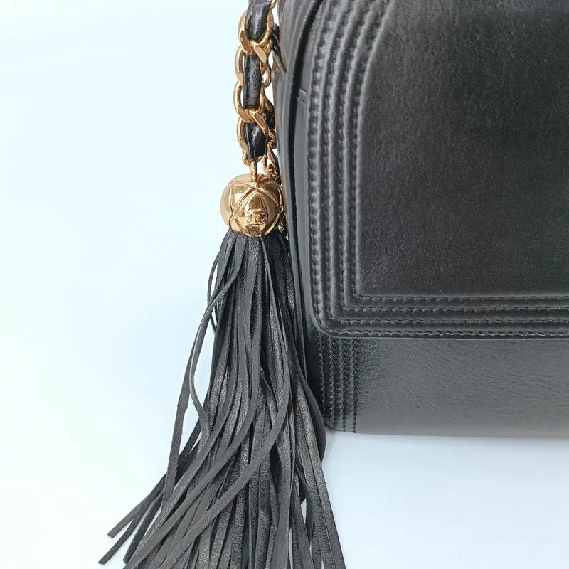 jt075-chanel-vintage-black-lambskin-tassel-camera-bag