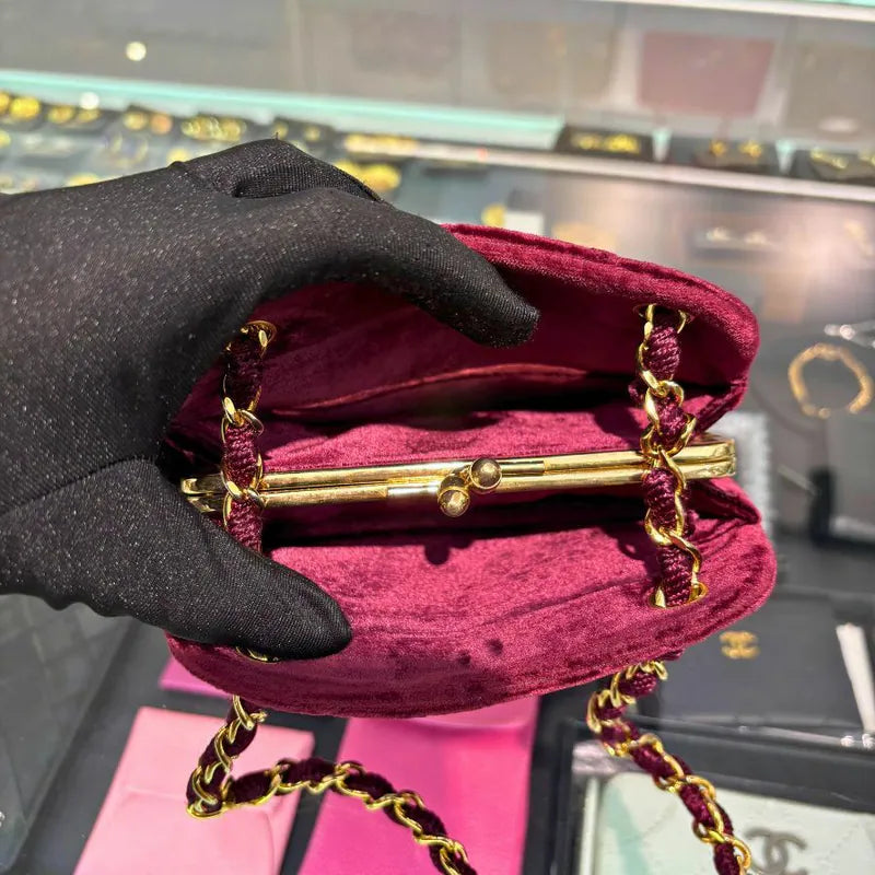 c527-chanel-vintage-burgundy-velvet-shoulder-bag