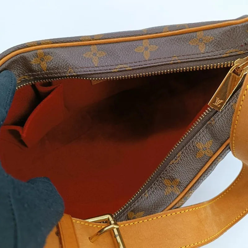 jt336-louis-vuitton-croissant