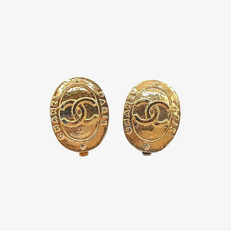 js601-chanel-vintage-cc-oval-gold-plated-clip-on-earrings