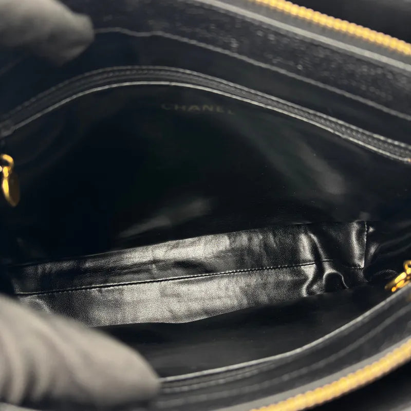 ju661-chanel-vintage-black-caviar-leather-tote-bag