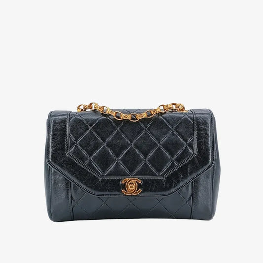 ra495-chanel-vintage-black-lambskin-quilted-gold-chain-flap-bag